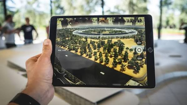 Monumental AR app bringing historical monuments to life on-site